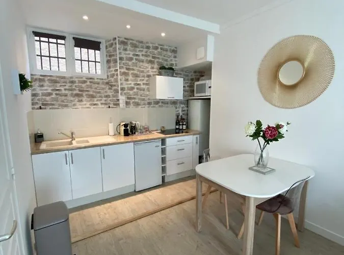 Clemenceau Apartment *